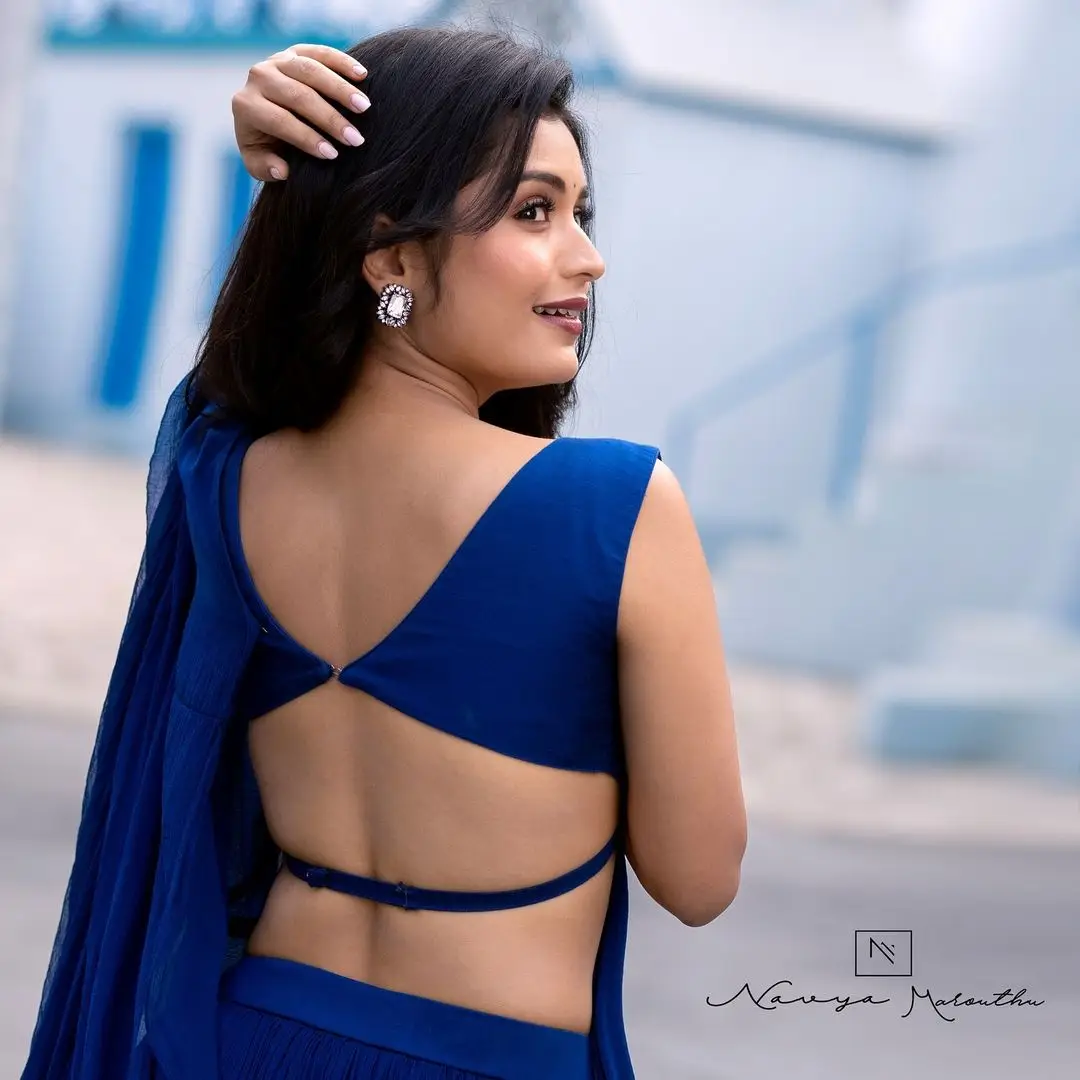 Maa TV Actress Priyanka Jain Wearing Blue Saree Sleeveless Blouse